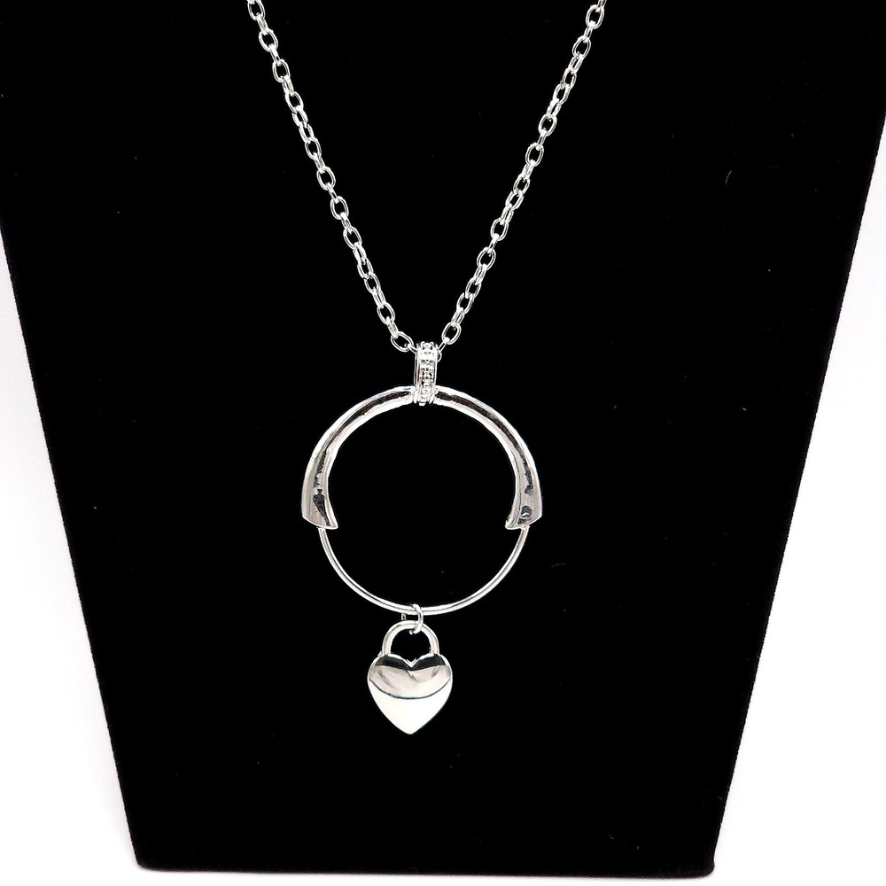 New York & Company Silver Open‎ Circle Heart Pendant Necklace NWT